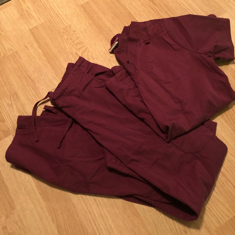 Scrub set